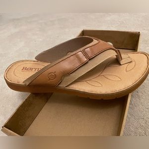 BNIB BORN - AMELIE LEATHER UPPER FLIP FLOP IN LIGHT BROWN SIZE 10